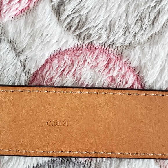Authentic LV Belt 2012 - Picture 3 of 7